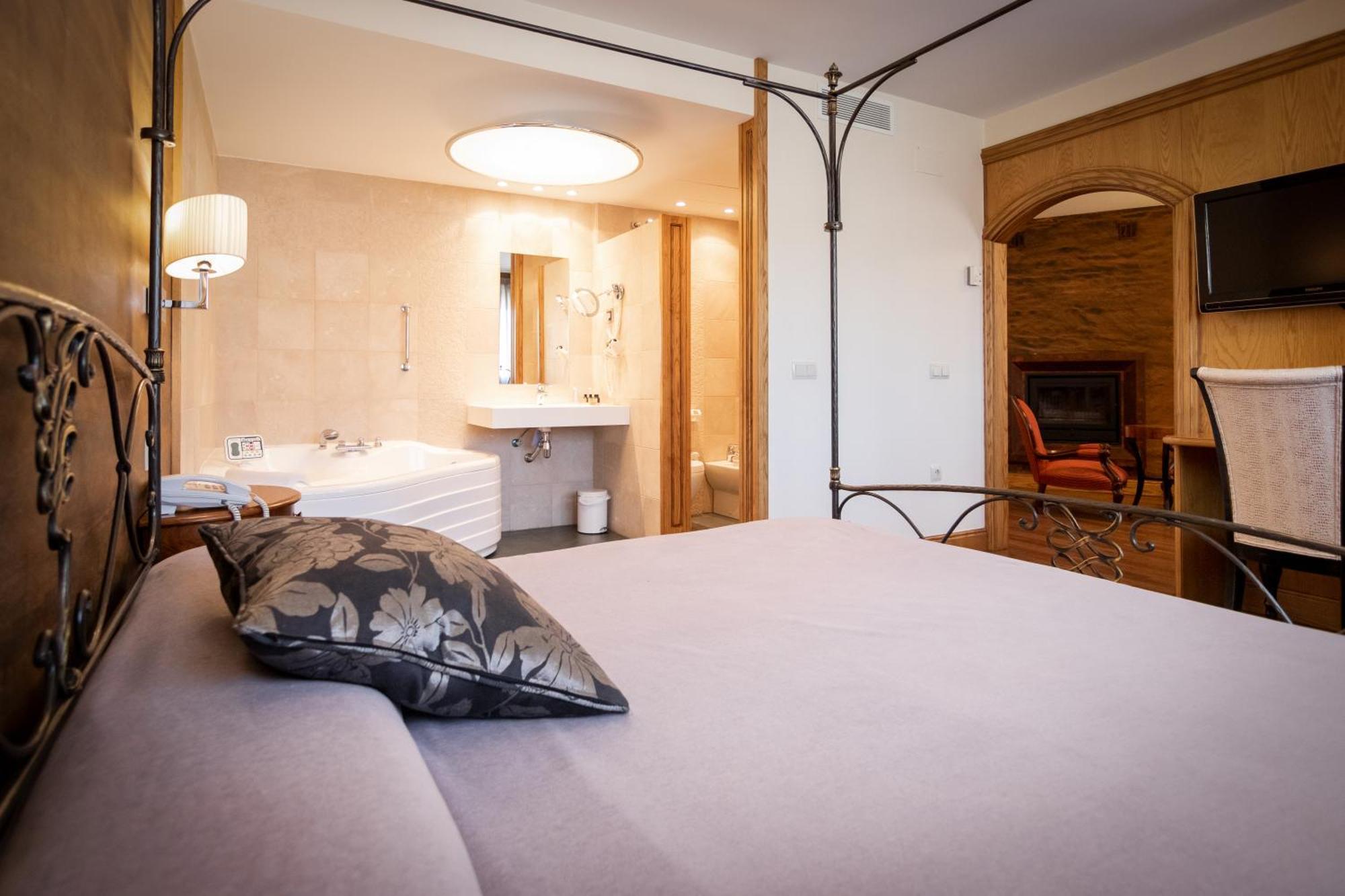 Hotel Rivera Del Duero 3*